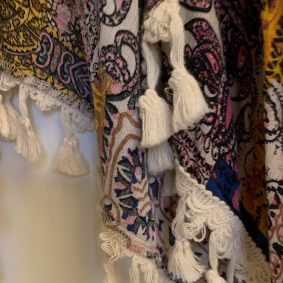 Alter’d State Kimono summer cover up. - Picture 3 of 5